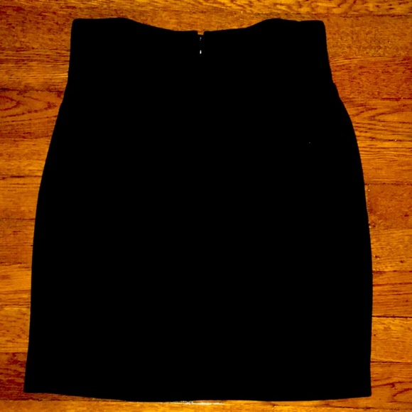 Club Monaco skirt - Picture 3 of 7
